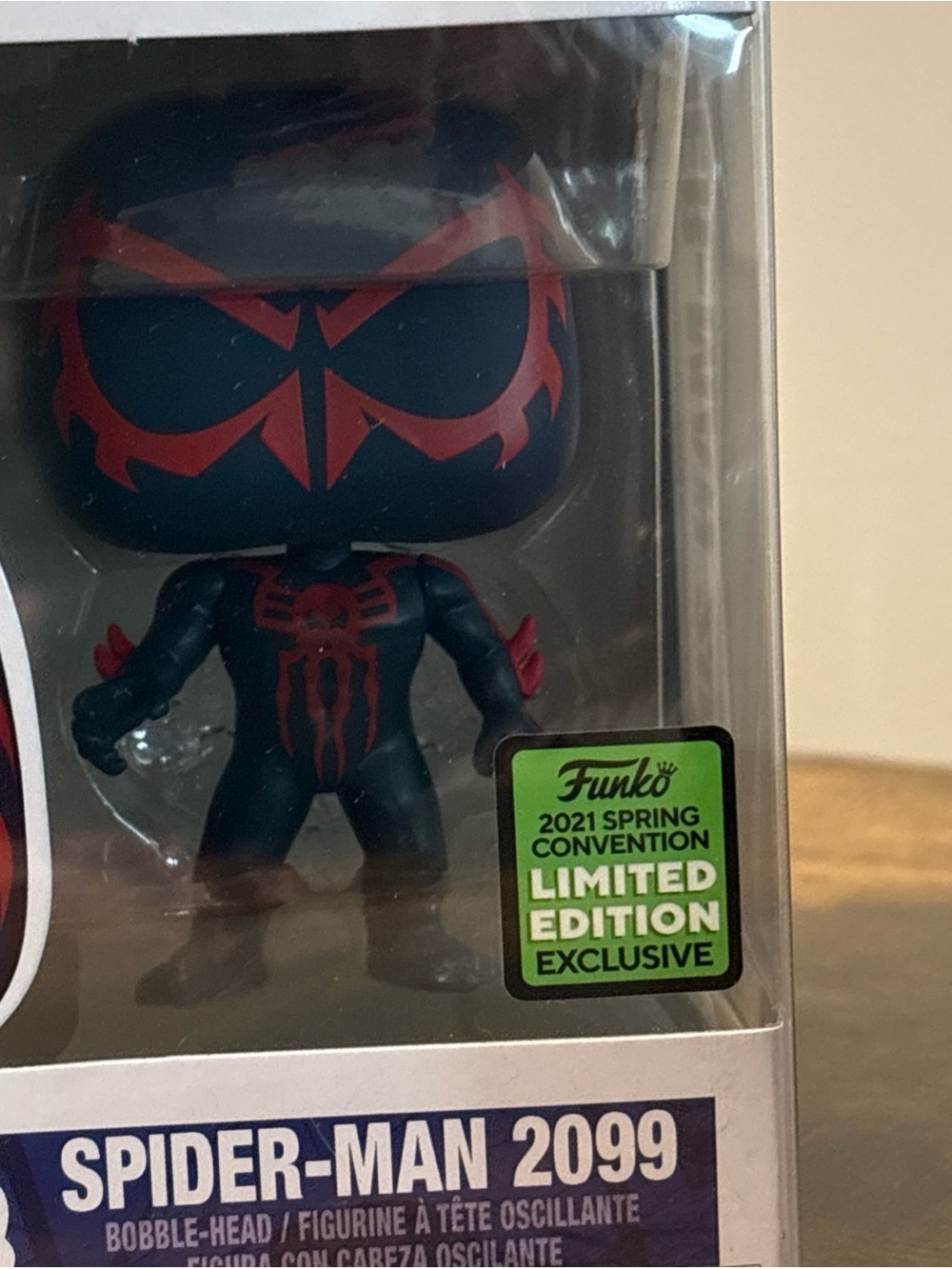 Funko Pop! Marvel Spider-Man 2099 #761 2021 Spring Convention w/ Protector - Picture 7 of 7